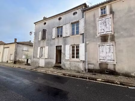 vente maison 9 pièces 213 m² ruffec (16700)