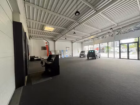 location local commercial