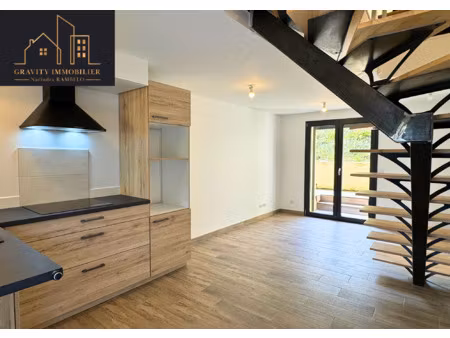 charmant t2 en triplex avec extérieur campagne verdoyante