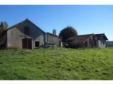 maison en pierre avec dépendances à rénover sur un terrain de 2530m2
