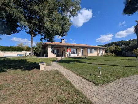 maison plain pied 4 chambres jardin garage piscine