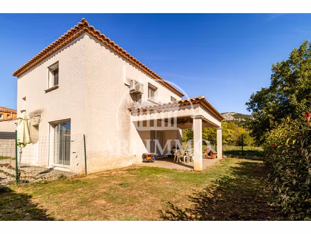 maison type 6 de 117m2 habitables sur une parcelle de 360m2