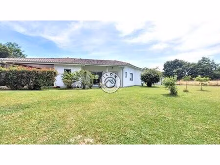 villa contemporaine avec piscine