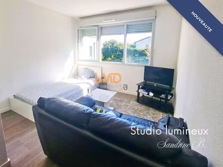 studio avec parking privé