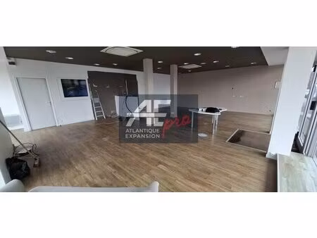 location local commercial 122m² st nazaire 44600