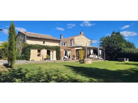 vente maison 4 pièces 258 m² tauriac (33710)
