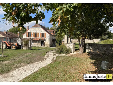 maison 155m² 8 pièces terrain 8213m²