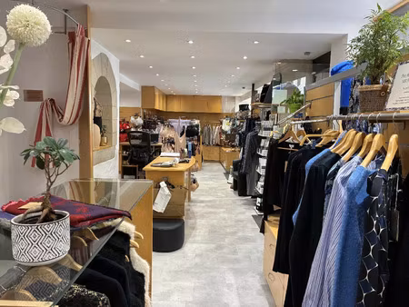 vente commerce 2 pièces 52 m² figeac (46100)
