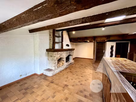 appartement en duplexe de 63.90m² - cotignac