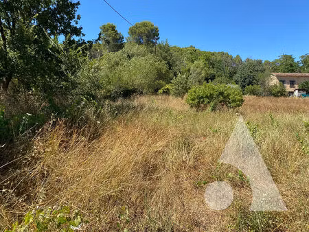 terrain à bâtir sur la commune de lorgues 1200 m2