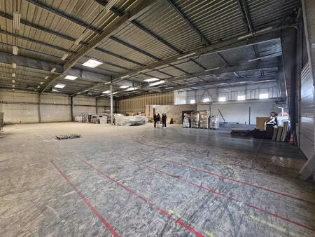 location commerce 1240 m² à saint-barthélemy-d’anjou (49124)