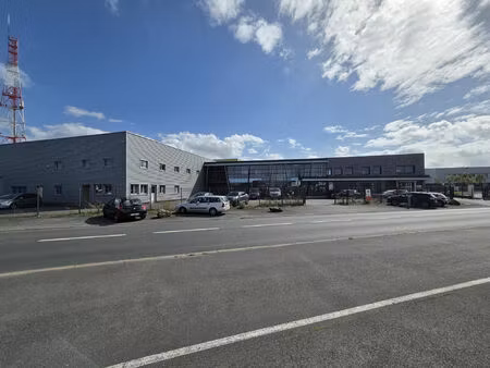 location commerce 6000 m² à saint-barthélemy-d’anjou (49124)