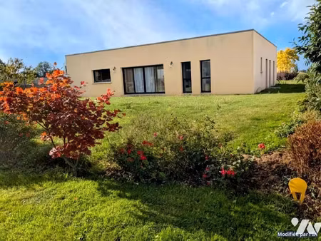 vente maison 4 pièces 140 m² à cléden-poher (29270)  241 980 €