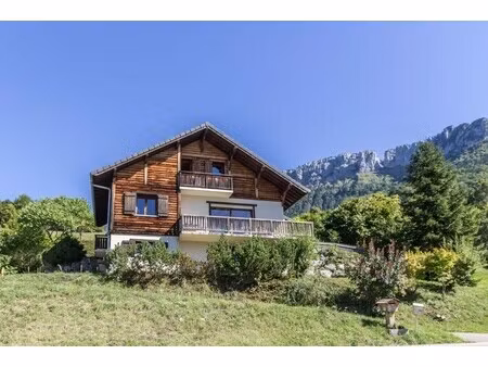 maison traditionnelle à vendre à dingy-saint-clair