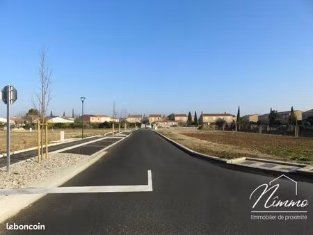 terrain 450 m² camaret-sur-aigues