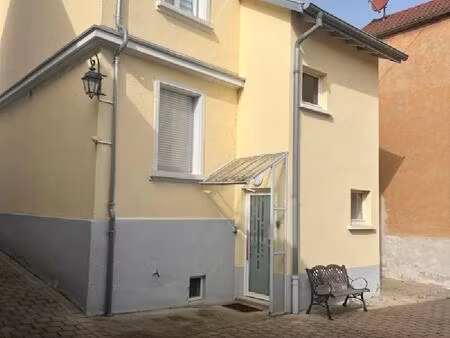 bel immeuble renove en gite a eguisheim