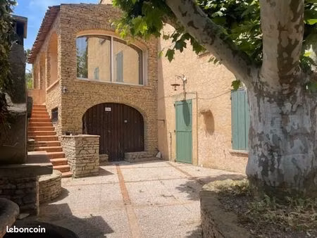villa 6 pièces 165 m²