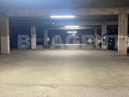 garage/stationnement à vendre