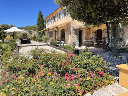 vente maison 7 pièces 285 m² gordes (84220)