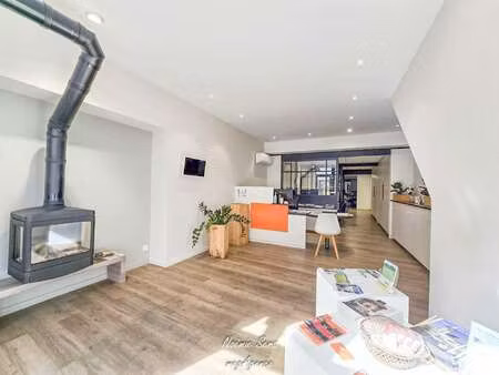 vente immeuble à mortagne-sur-sèvre (85290) : à vendre / 204m² mortagne-sur-sèvre