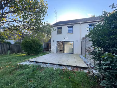 maison betton 4 pièce(s) proximite bus commerces et canal / luminosite / pas de vis a vis 