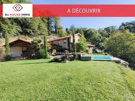 magnifique propriété de 7 pièces avec piscine et grand terrain et bâtiment professionnel  