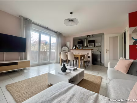 proche transports  commerces  ecoles ... et faibles charges !