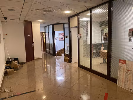 local commercial saint denis- la montagne 116 m2