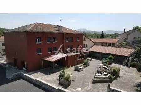 hôtel avec appartement de fonction mazeyrat d'allier