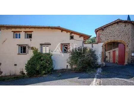 ferme traditionnelle en pierre - montromant