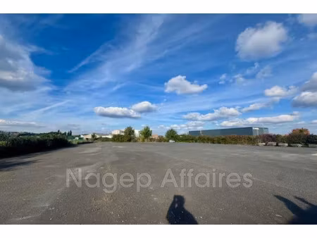 vente terrain à aigueperse (63260)  99 900 €