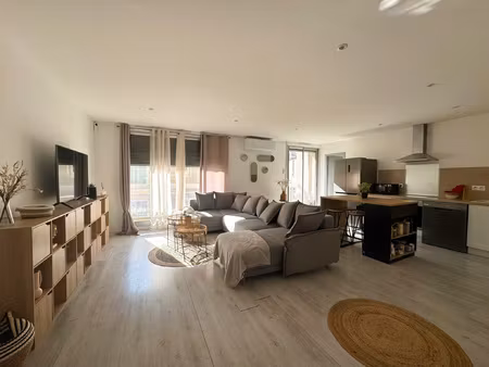 nimes prefecture/palais des congres appartement 4 pièces 98