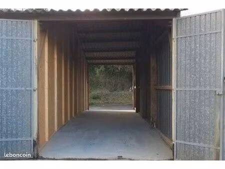 grand local de stockage accès pl 24/24