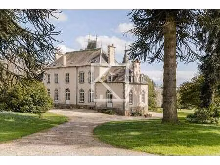 vente demeure d'exception à saint-pierre-des-landes (53500) : à vendre / 1270m² saint-pier