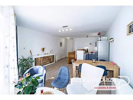 appartement t4 en triplex de 96 55m² au centre de priay  avec garage  grenier  remise et j