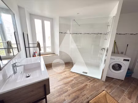 remollon - t2 de 45 m² avec belle hauteur sous plafond + cave