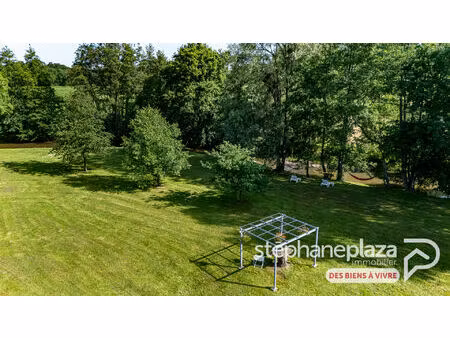 ancien moulin du xvii° siècle bien d'exception de 331 m² avec dépendances sur 7755 m² de t