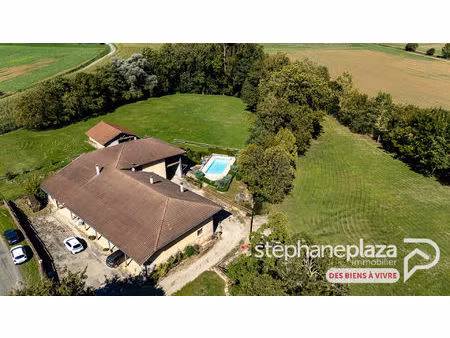 ancien moulin rénové avec dépendances (4 logements possibles) et piscine - 343 m² - terrai