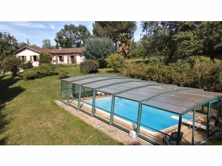 grande propriété avec piscine couverte