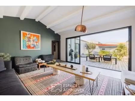 contemporaine de plain-pied aux matériaux d'exception