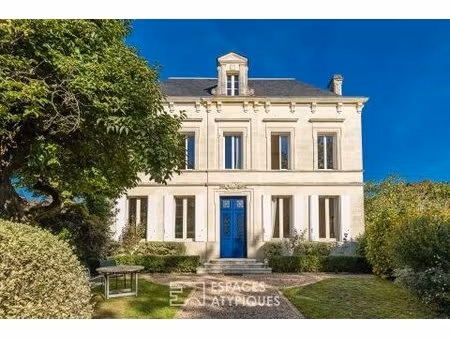 la grande maison de maître en pierre