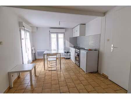 a vendre 2 appartements avec 2 place de parking saclas