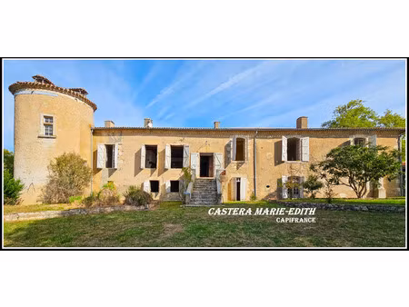 propriété - château gascon historique - terres agricoles  proche de auch (32)