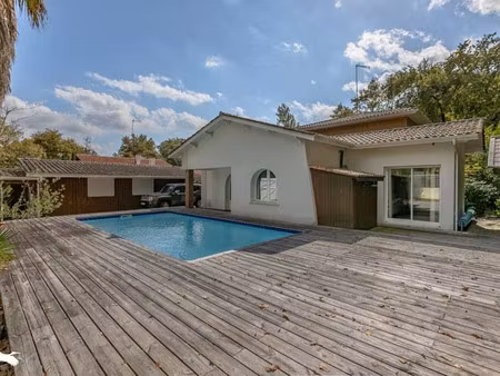 vente maison 5 pièces 230 m² à ares (33740)  875 000 €