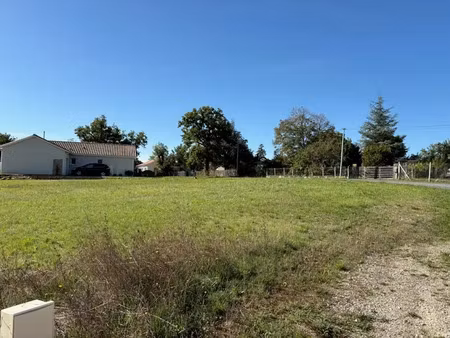 vente terrain 1037 m² à cornille (24750)  40 000 €