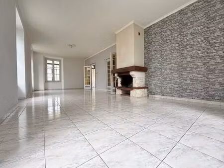 propriété avec maison et appartements au cœur de janville-en-beauce (28)