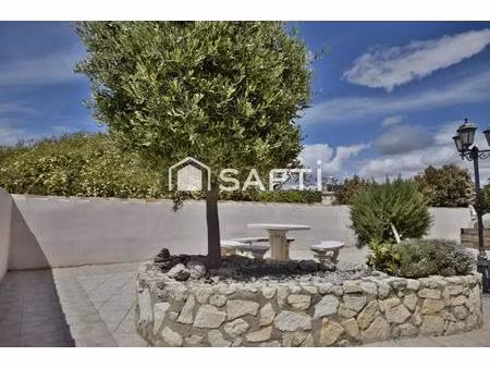 villa de 140 m2 avec 7 pièces et piscine