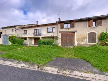 maison de village a conforter avec dépendances