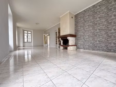 propriété avec maison et appartements au cœur de janville-en-beauce (28)