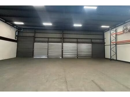 location local d'activités villeneuve la garenne 1 460 m²